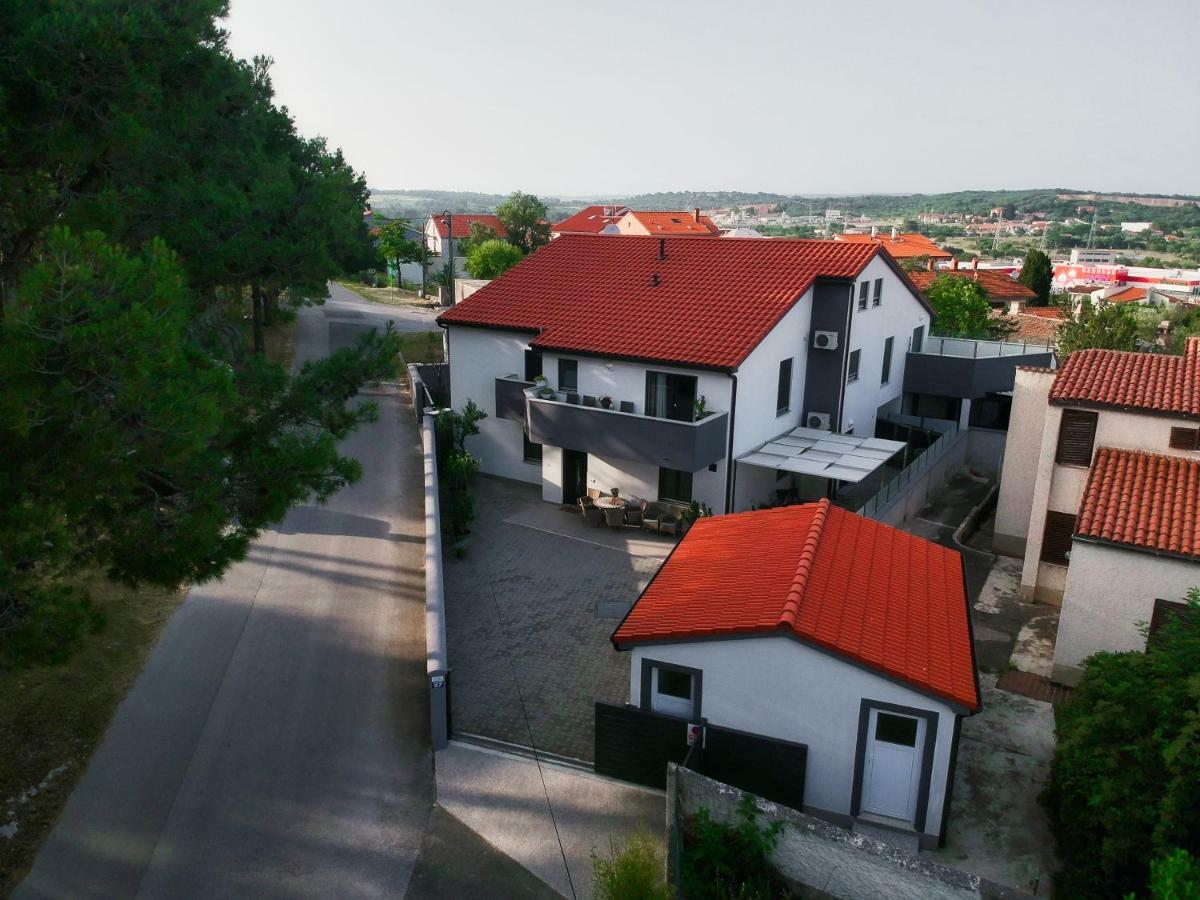 Apartman Nebo Pula Exteriör bild