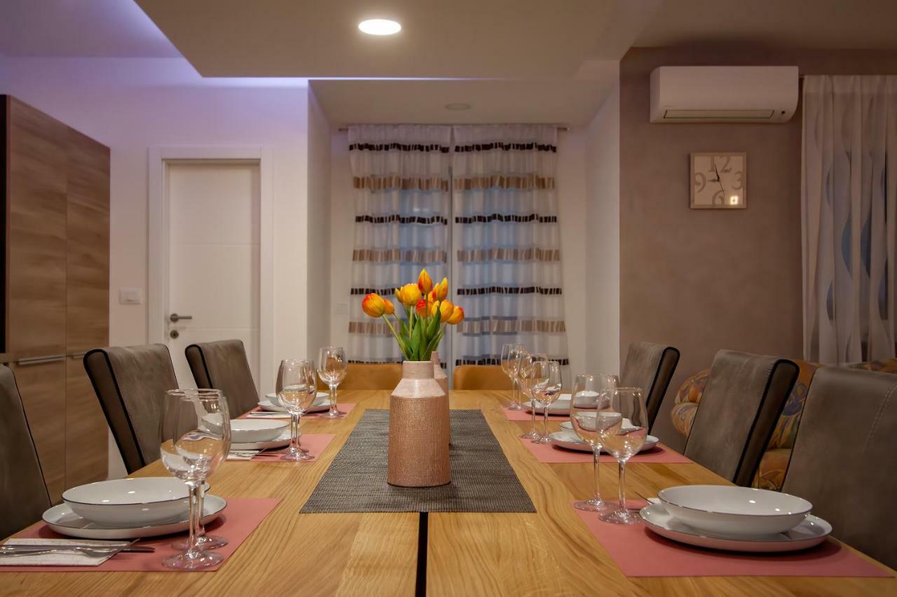 Apartman Nebo Pula Exteriör bild