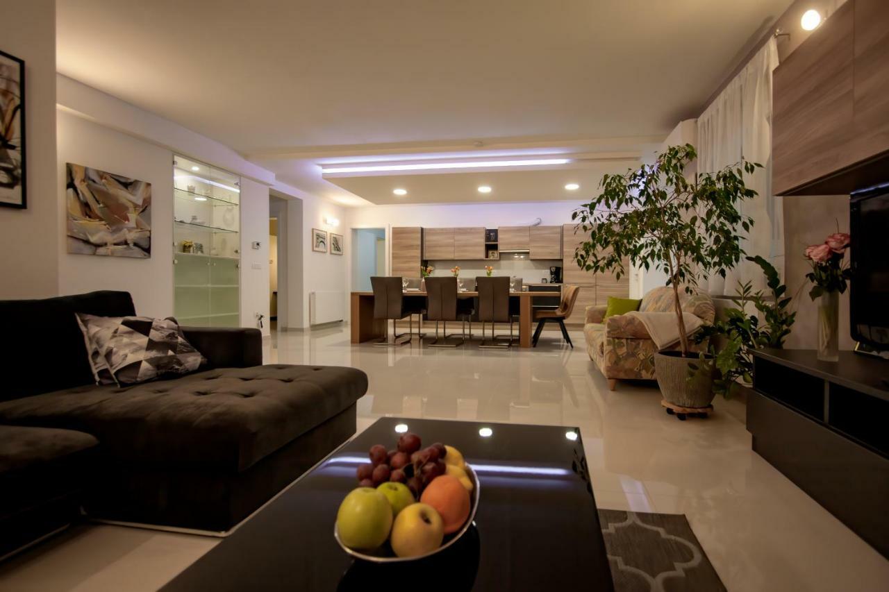 Apartman Nebo Pula Exteriör bild